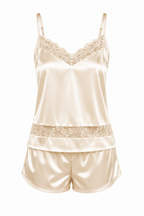 KIT BATA Y PIJAMA SHORT SATINADO DORADO